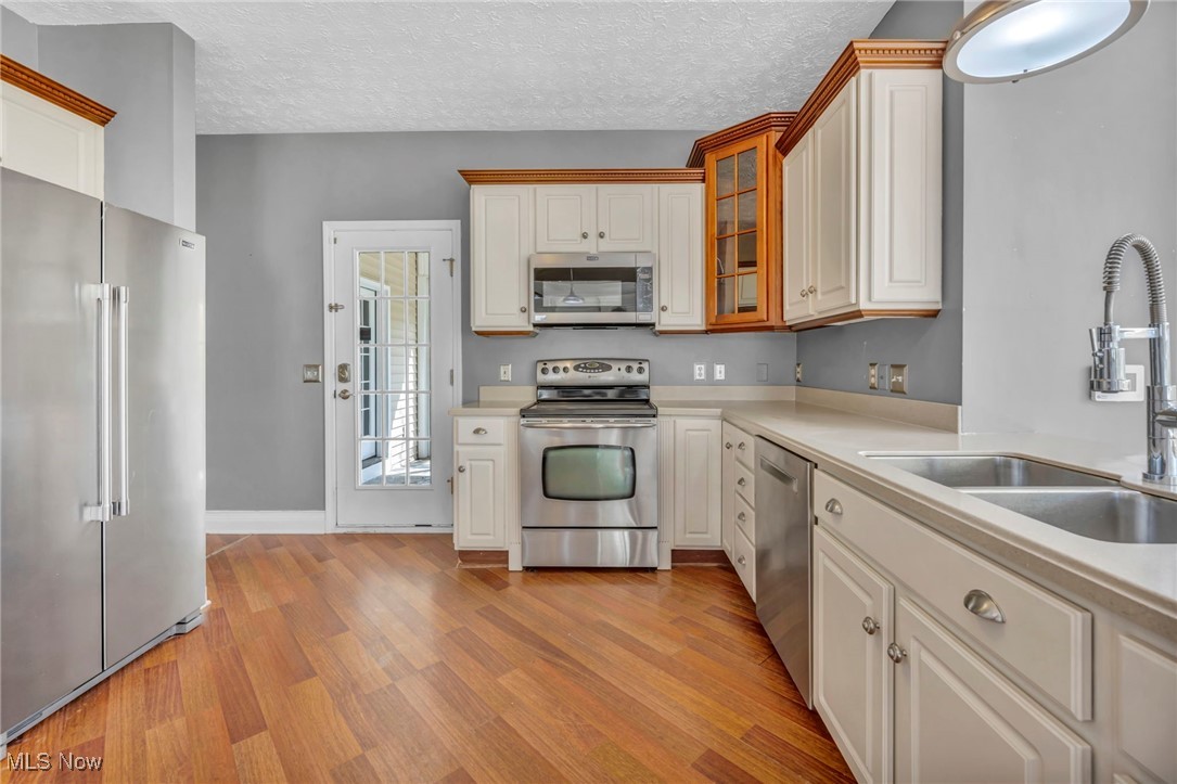 33145 Canterbury Avenue, Avon Lake, Ohio image 11
