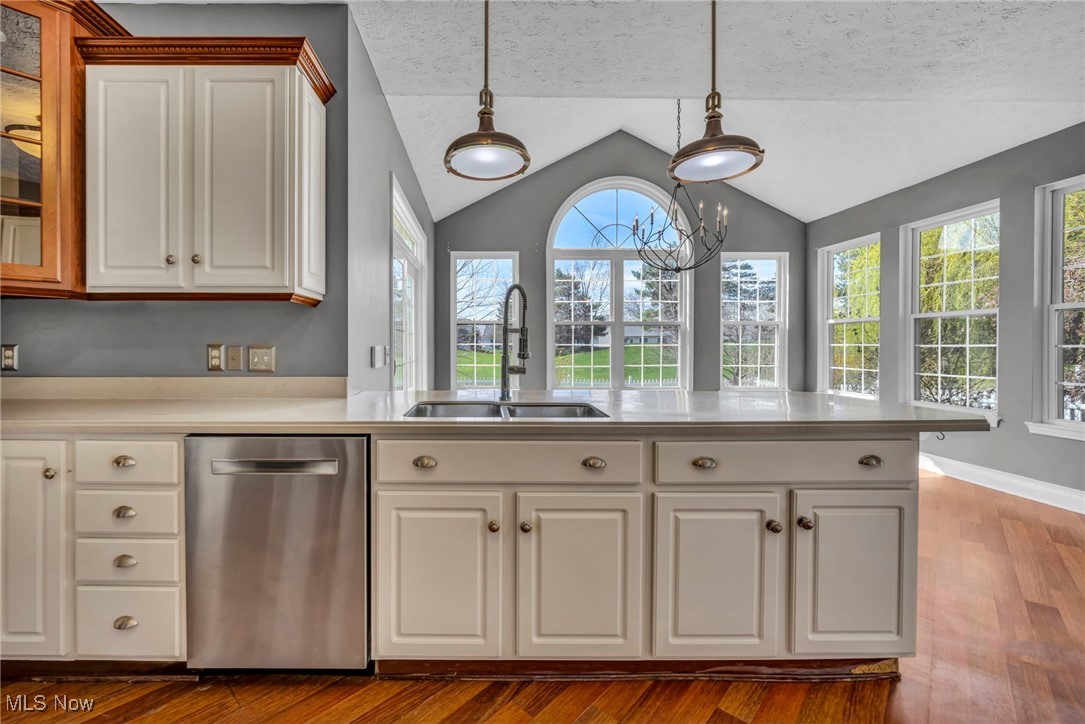 33145 Canterbury Avenue, Avon Lake, Ohio image 13