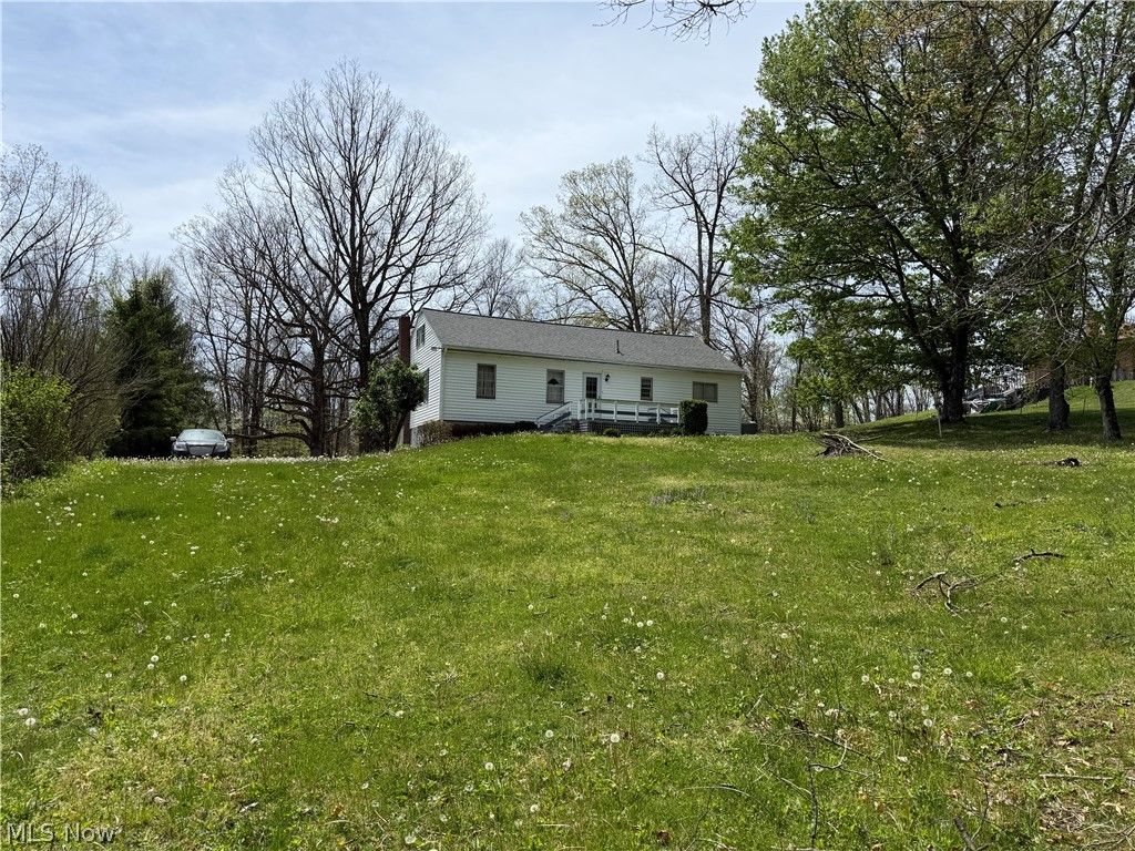Photo of 43184 Osbourne Road, Wellsville, OH 43968 (MLS # 5205382)