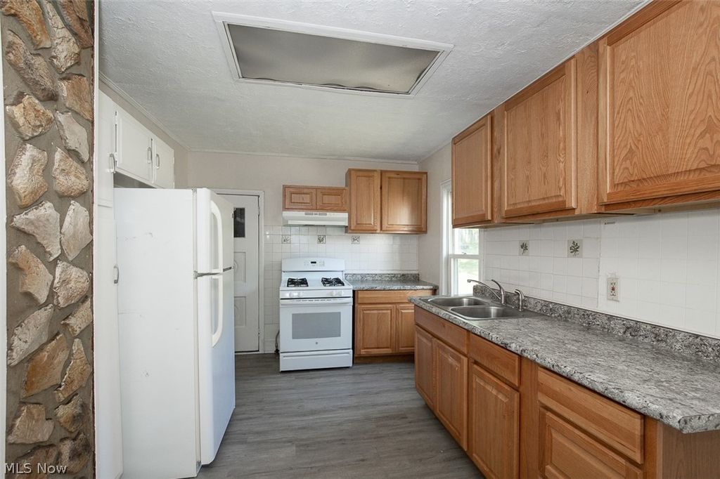 Photo of 12827 Fruitside Road, Garfield Heights, OH 44125 (MLS # 5223755)