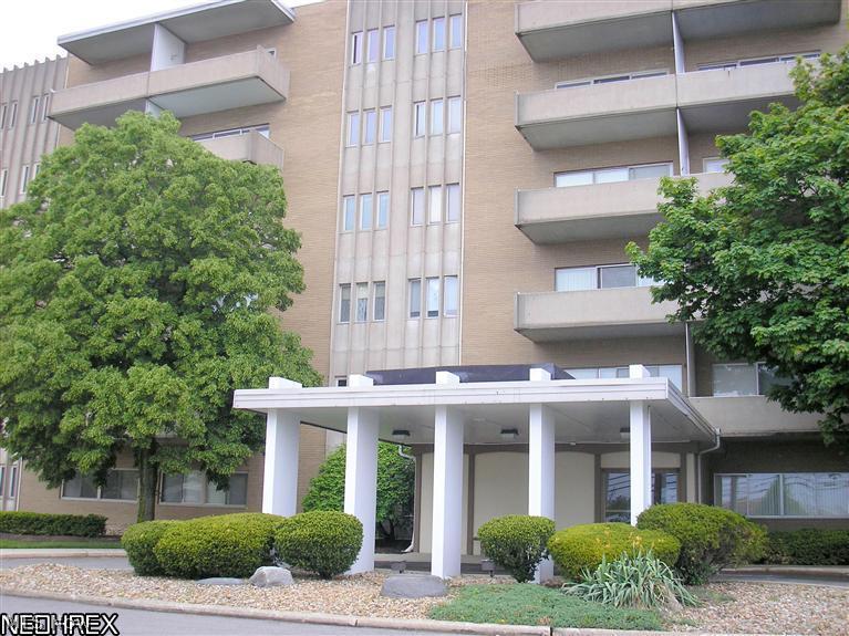 The Best 3 Bedroom, 2 Full Bath Ranch Style - First Floor, no step condominium. No car or elevator needed. Updated kitchen complete with all appliances. Huge Great Rm with new sliding doors, Master suite complete w/walk-in closets and a separate full bath. Outdoor pool. Walk to Westgate and more. Call Direct!