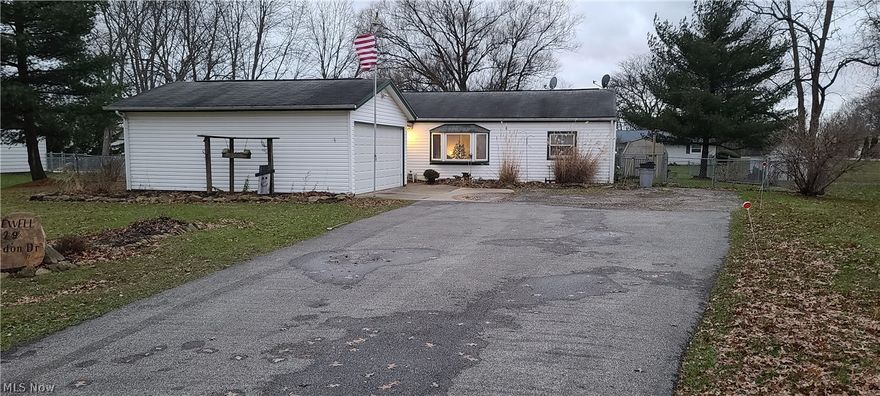 Updated ranch house, 3 bedroom and completely remodeled bathroom with new furnace, HWT, and AC. Open concept for entertaining with a sunroom off the back. fully fenced in back yard with 2 access doors.