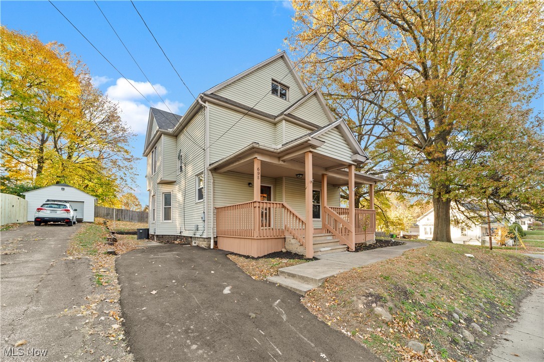 698 N Summit Street, Barberton, Ohio image 1