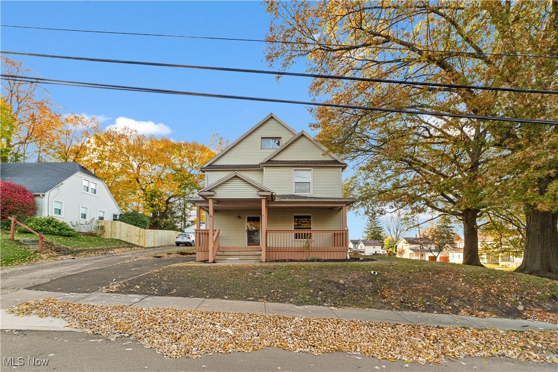 698 N Summit Street, Barberton, Ohio image 2