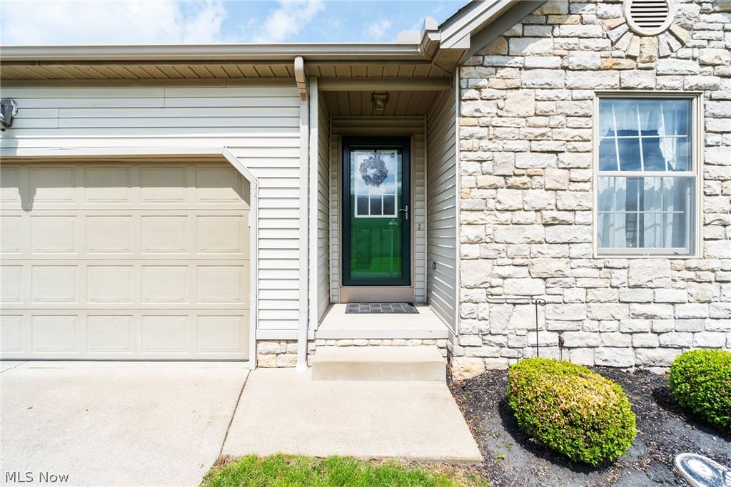 Photo of 344 Myron Street, Hubbard, OH 44425 (MLS # 5207955)