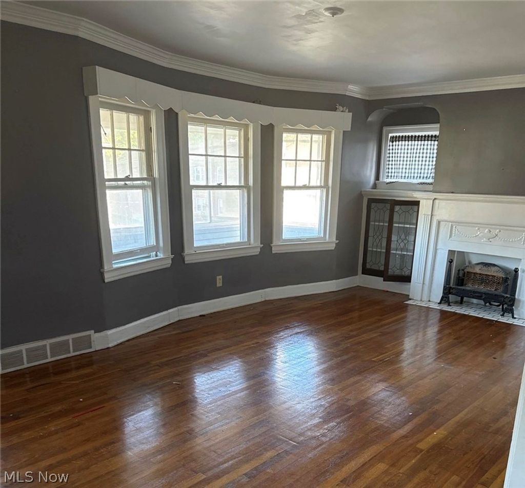 Photo of 3290 E 143, Cleveland, OH 44120 (MLS # 5185739)