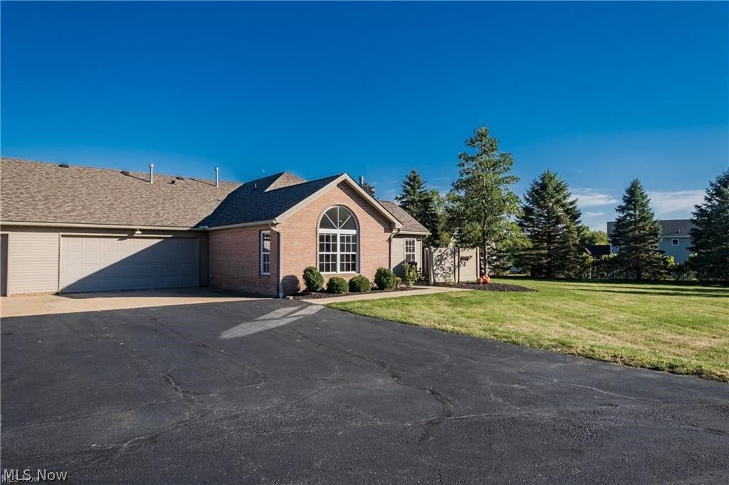 Photo of 2851 Patriots Path #3-D, Alliance, OH 44601 (MLS # 5197901)