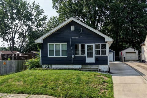 Homes For Sale - 1870 Shaw Avenue<br/> Summit County, Akron, OH 44305