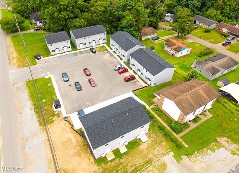 2811 Washington Boulevard Belpre OH 45714