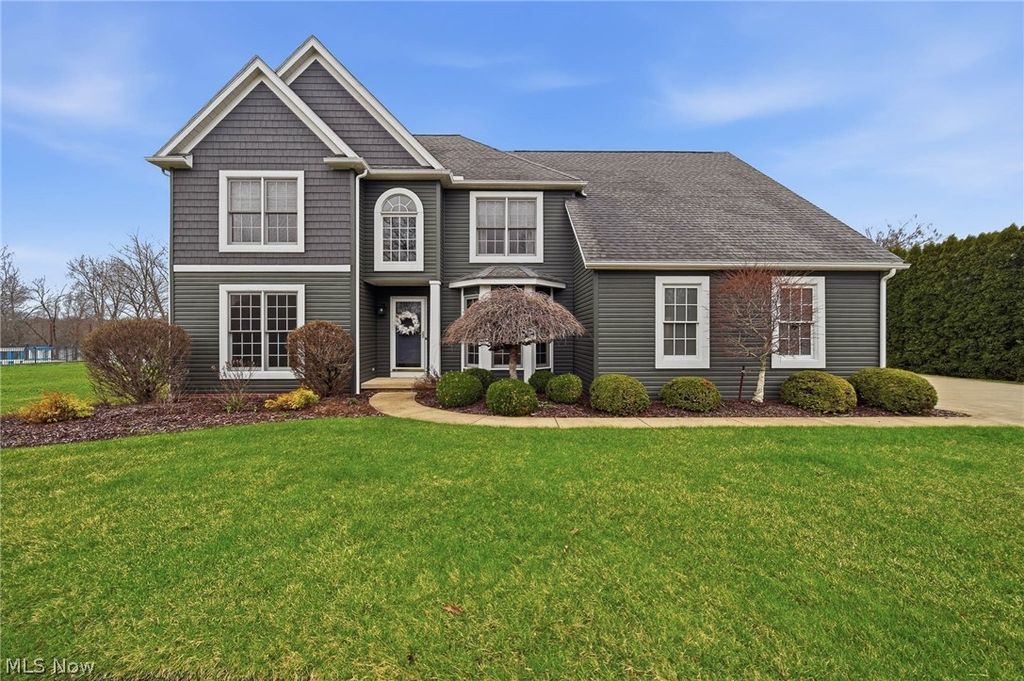 Photo of 1365 Vermillion Drive, New Franklin, OH 44203 (MLS # 5196057)