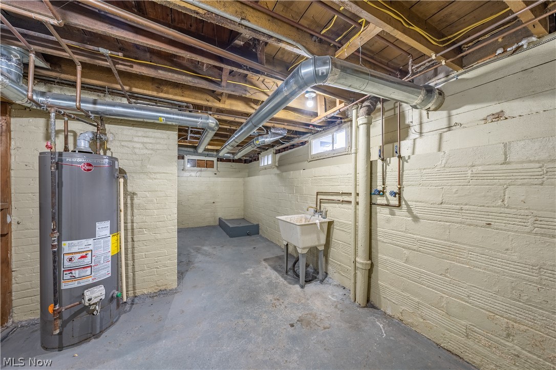 Free-Luce Land & Bldg Cos Roc - Residential Lease