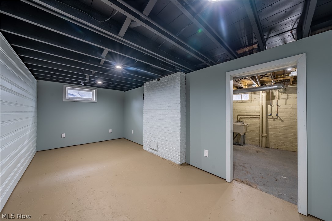 Free-Luce Land & Bldg Cos Roc - Residential Lease