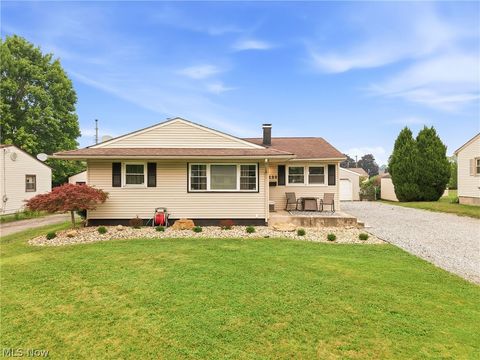 Homes For Sale - 699 Saul Drive<br/> Trumbull County, Hubbard, OH 44425