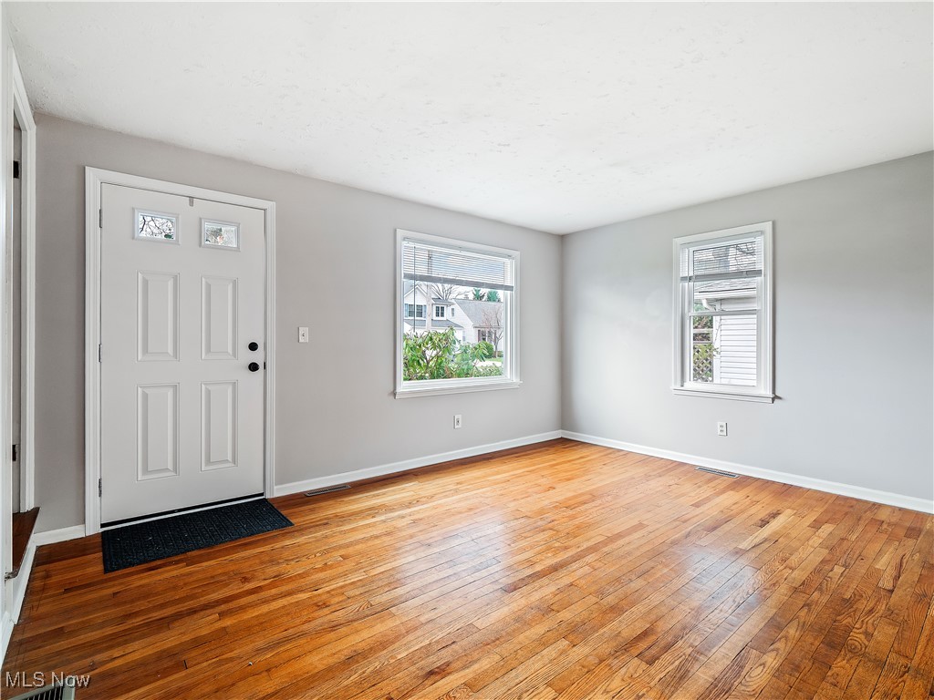 147 Englewood Drive, Avon Lake, Ohio image 8
