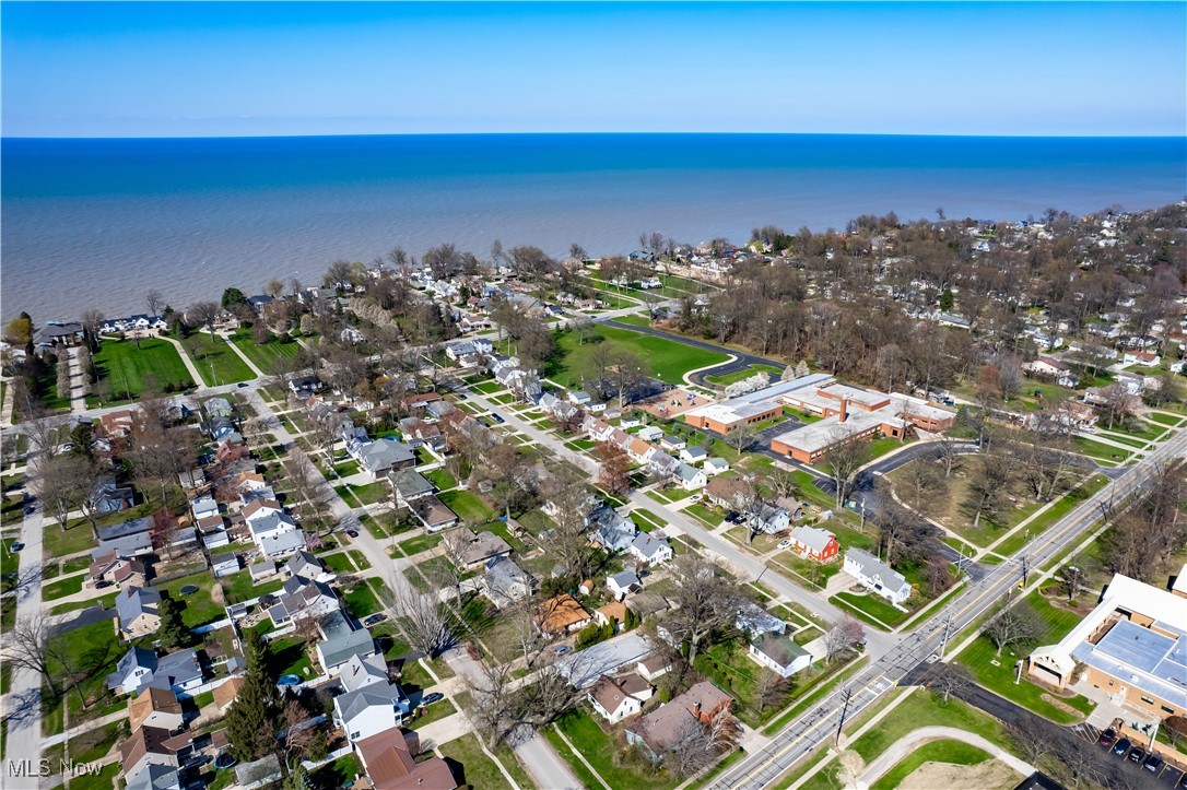 147 Englewood Drive, Avon Lake, Ohio image 5
