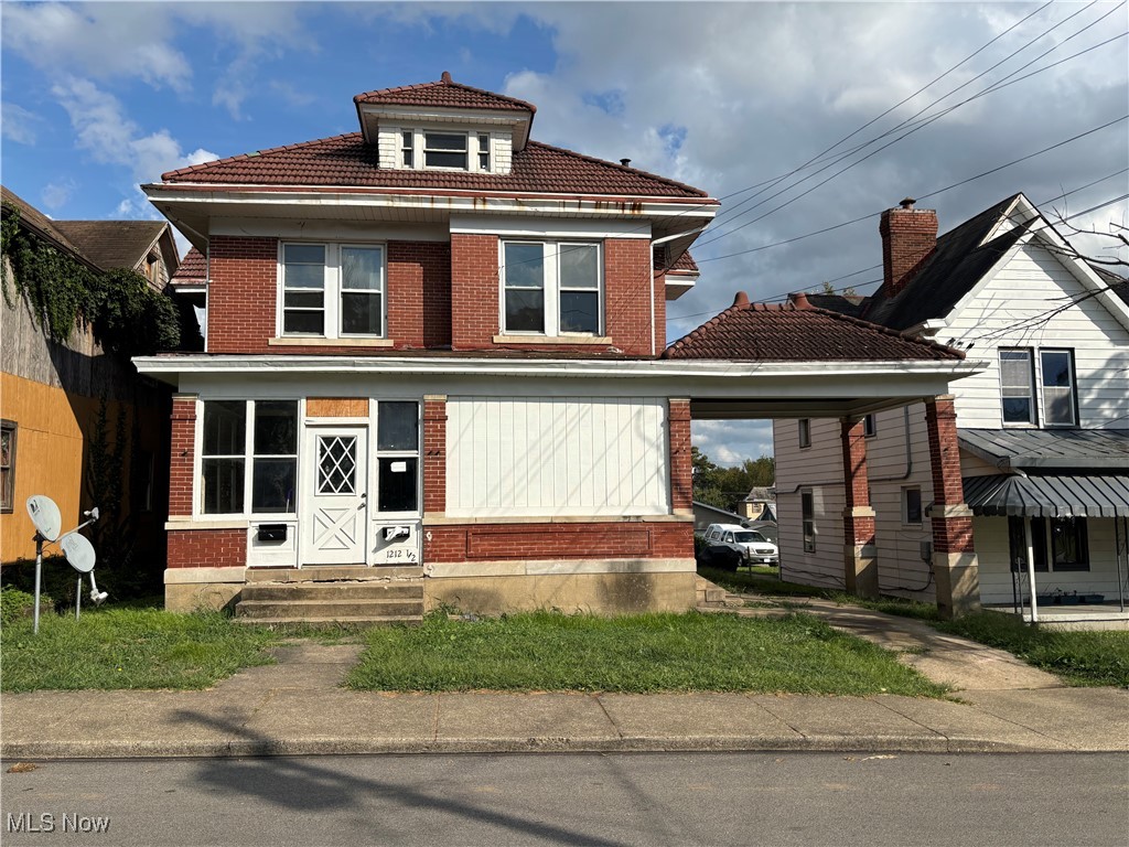 Investment Opportunity in Parkersburg! This well-maintained duplex at 1212 Lynn Street features two spacious 2-bedroom units, each with beautiful hardwood floors and freshly painted interiors that create a clean, move-in ready feel. The property offers strong rental potential with comfortable layouts for tenants and the convenience of a central Parkersburg location close to shopping, dining, and major roadways. A great addition to any portfolio, this duplex combines classic charm with recent updates, making it an appealing option for investors seeking reliable income.