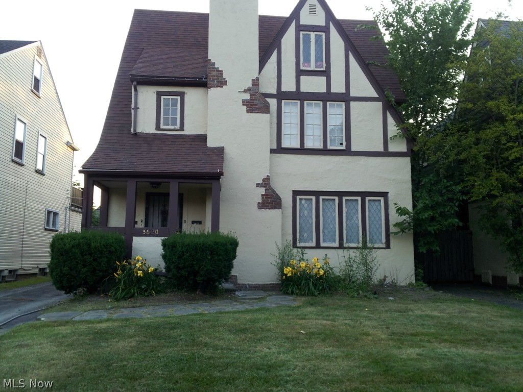 Updated downstairs unit includes 2 bedrooms, 1 bath - kitchen appliances, hardwood floors and a cozy fireplace. In walking distance from public transportation, shopping plazas and close to schools, restaurants & highways. Leasing qualifications are good credit, stable employment, gross monthly income must be 2.5 times the monthly rent. No pets, no Section 8.