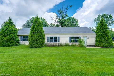Homes For Sale - 1989 E Turkeyfoot Lake Road<br/> Akron, OH 44312