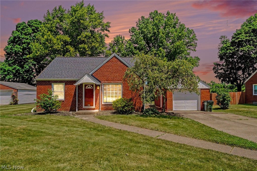 Photo of 4627 20th Street NW, Canton, OH 44708 (MLS # 5218948)