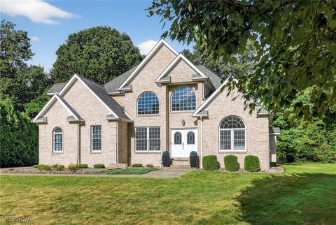 108 Riviera Court Warren OH 44484