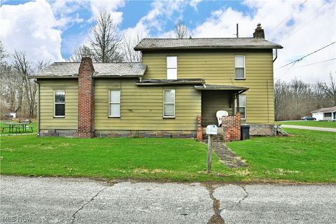 Homes For Sale - 5013 King Graves Road<br/> Vienna, OH 44473