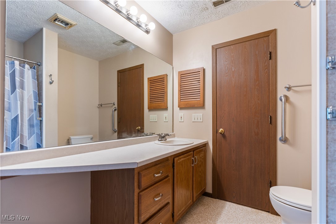 Barrington Condo II - Residential