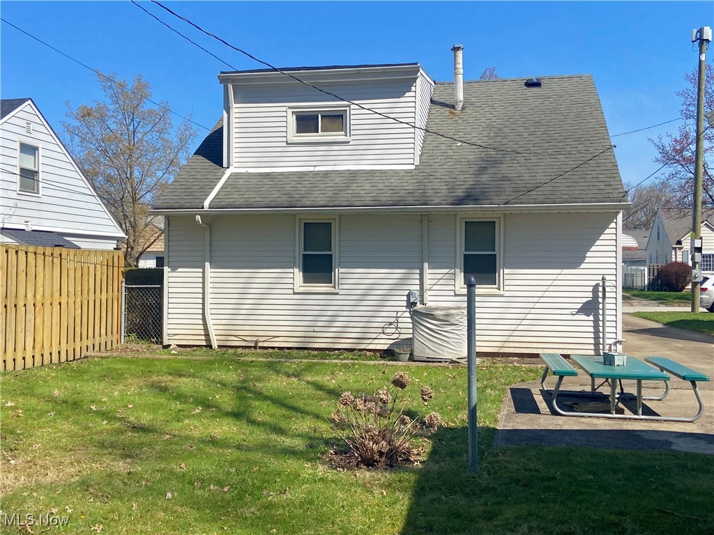 14705 Grapeland Avenue, Cleveland, Ohio image 36