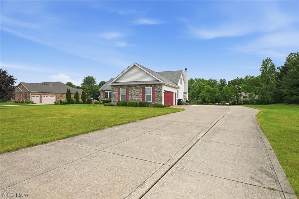 Photo of 4901 Roscommon Drive, Brunswick, OH 44212 (MLS # 5222745)