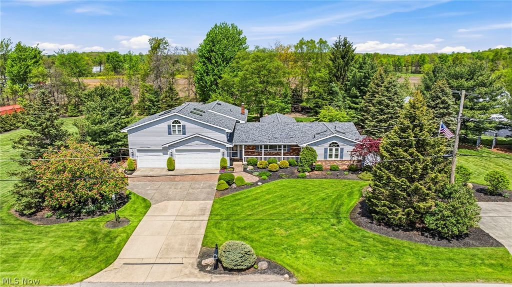 Photo of 735 Fairway Street, Jefferson, OH 44047 (MLS # 5211945)
