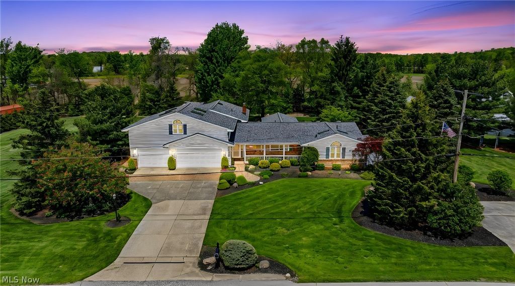 Photo of 735 Fairway Street, Jefferson, OH 44047 (MLS # 5211945)