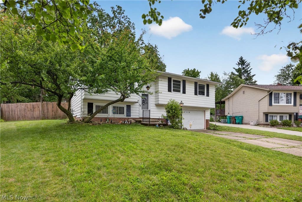 Photo of 5415 Amherst Drive, Parma, OH 44129 (MLS # 5210891)