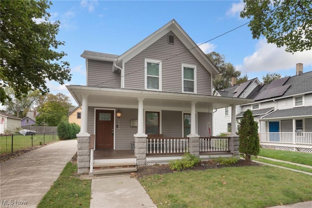 Now available to RENT! Fall in love with this beautifully renovated 4-bedroom, 2.5-bath colonial located in the desirable Ohio City Historic District. This spacious home offers nearly 2,500 sq ft of living space, featuring a first-floor owner’s suite with a luxurious bath, soaking tub, tiled shower, and walk-in closet. The open-concept first floor includes a large living room, formal dining area with patio access, and a chef’s kitchen equipped with soft-close cabinets, granite countertops, stainless steel appliances, and an oversized island. A generous first-floor powder room and welcoming covered front porch complete the main level.
Upstairs, a wide staircase leads to three additional bedrooms, a full bath, a laundry closet, and a versatile flex space ideal for a home office or workout area. Outside, enjoy a private urban retreat with a brick patio, wood-burning fire pit, and a fenced backyard—perfect for entertaining. Additional highlights include walkability to Lorain Avenue's development, Mason’s Creamery, W 25th, and more. A prime location in one of Cleveland’s most vibrant neighborhoods—don’t miss this opportunity!
