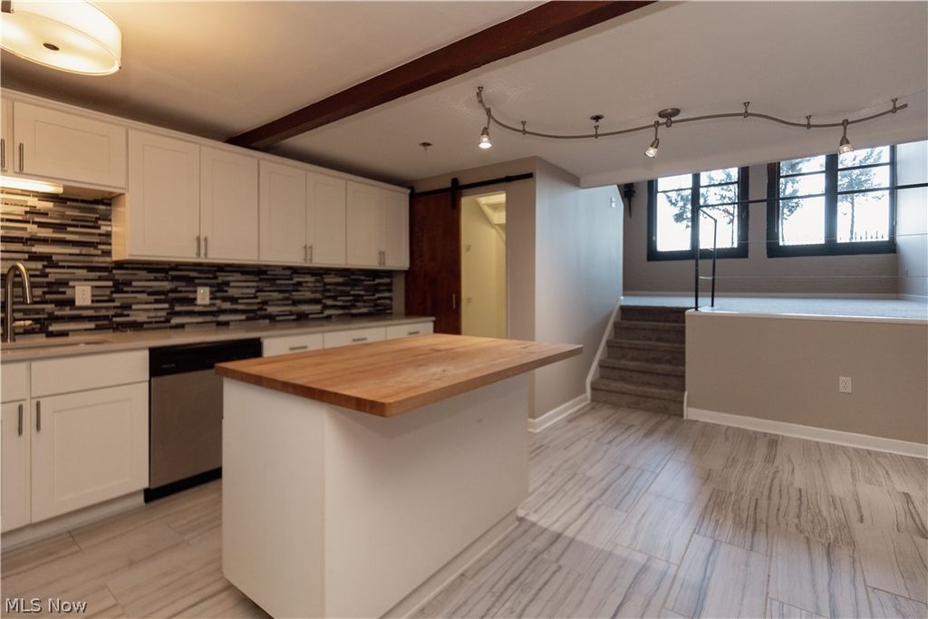 Photo of 1133 W 9th Street #112, Cleveland, OH 44113 (MLS # 5226219)