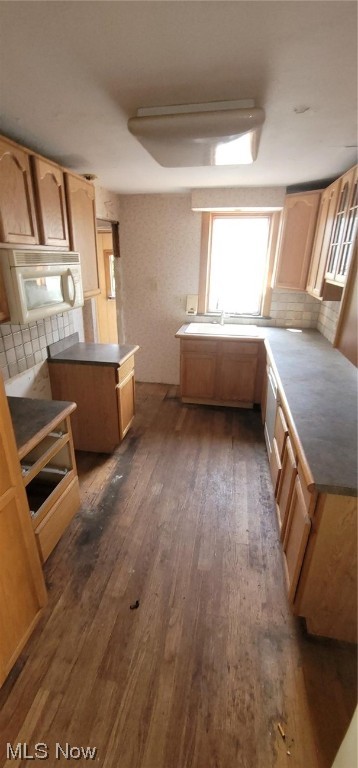 Photo 10 of 20 of 1609 Ardoyne Avenue house