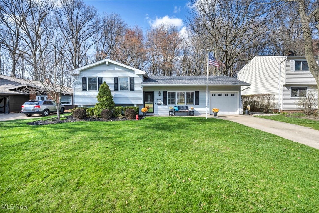 23904 Amesbury Drive, North Olmsted, Ohio image 3