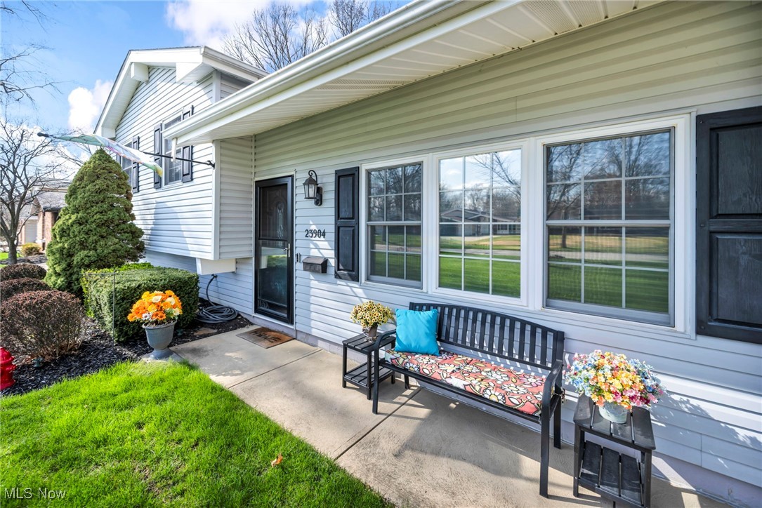 23904 Amesbury Drive, North Olmsted, Ohio image 4