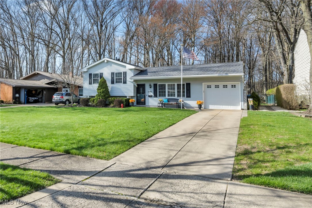 23904 Amesbury Drive, North Olmsted, Ohio image 41