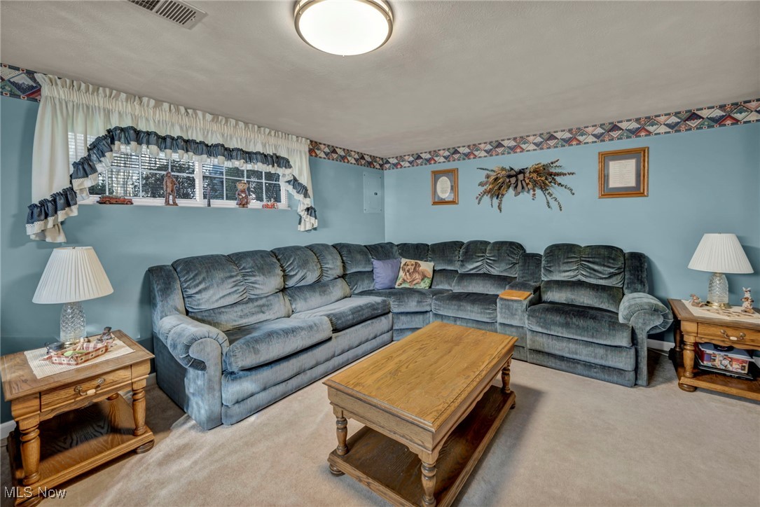 23904 Amesbury Drive, North Olmsted, Ohio image 20