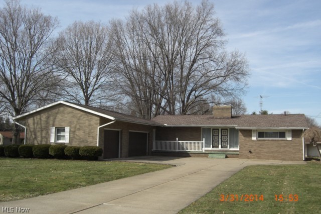 3 bedroom brick ranch on corner lot. Newer appliances. Range/oven 2012. Water softener 2011. Air compressor 2010. Carpet 2012. Breaker box 2010. Well pump 2014. 2 fans. 3 car garage. It's a real charm! 24 hours notice please!