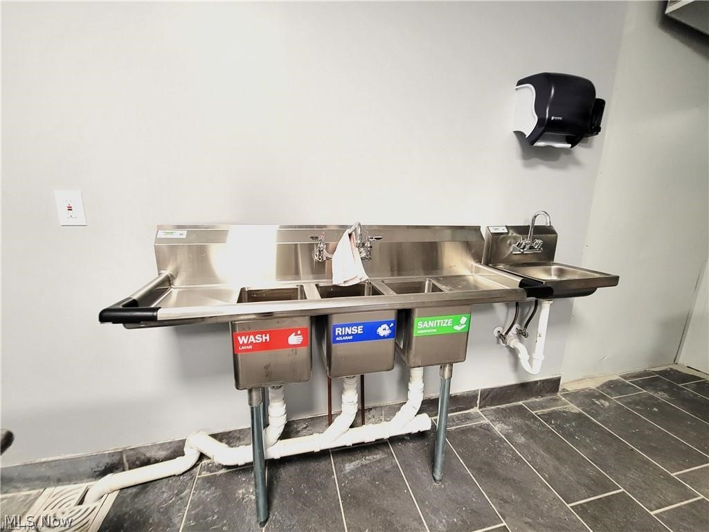 Gallup - Commercial Lease