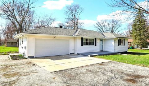 Homes For Sale - 7412 Hopkins Road<br/> Lake County, Mentor, OH 44060