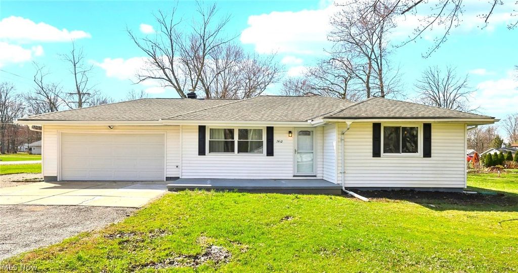 Photo of 7412 Hopkins Road, Mentor, OH 44060 (MLS # 5193470)