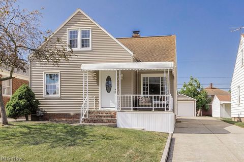 Single Family Residence in Parma OH 6615 Dartworth Drive.jpg