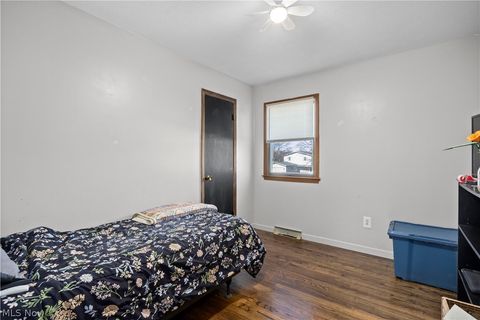 Tiny photo for 27261 Nantucket Drive, North Olmsted, OH 44070 (MLS # 5188866)