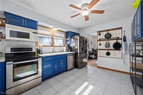 Tiny photo for 27261 Nantucket Drive, North Olmsted, OH 44070 (MLS # 5188866)