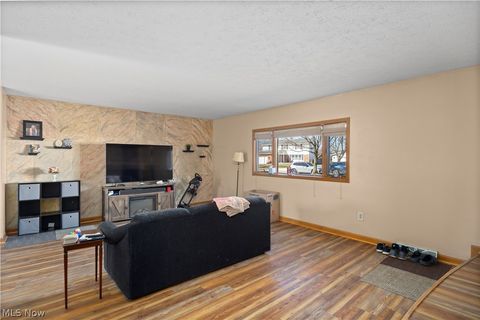 Tiny photo for 27261 Nantucket Drive, North Olmsted, OH 44070 (MLS # 5188866)