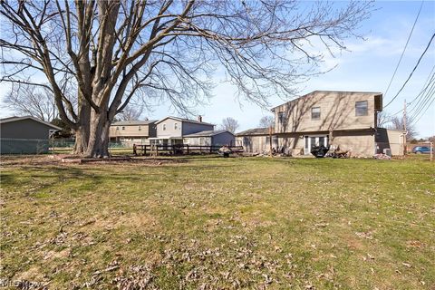 Tiny photo for 27261 Nantucket Drive, North Olmsted, OH 44070 (MLS # 5188866)