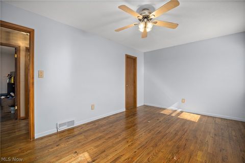 Tiny photo for 27261 Nantucket Drive, North Olmsted, OH 44070 (MLS # 5188866)