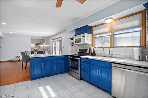 Tiny photo for 27261 Nantucket Drive, North Olmsted, OH 44070 (MLS # 5188866)