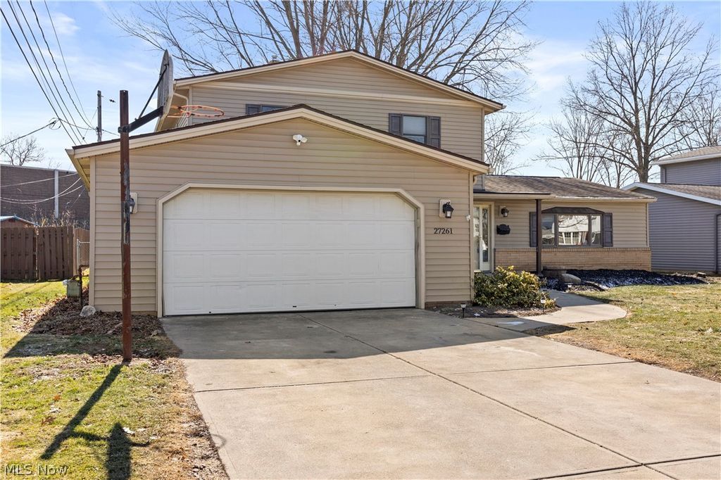 Photo of 27261 Nantucket Drive, North Olmsted, OH 44070 (MLS # 5188866)
